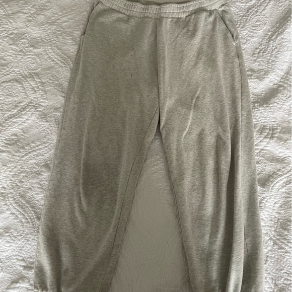 American eagle grey comfortable sweatpants (baggy) - Picture 2 of 3